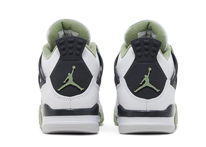 Air Jordan 4 Retro