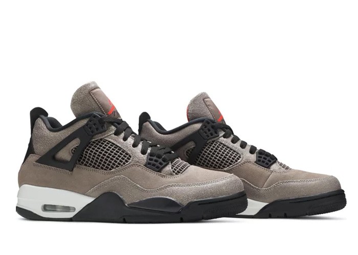 Air Jordan 4 Retro