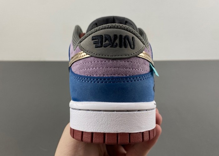 Nike SB Dunk Low