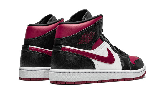 Air Jordans 1 Mid “Bred Toe” 5554724-066